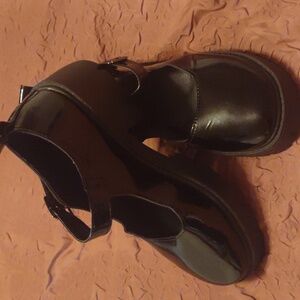 Chunky Mary Jane's paten leather